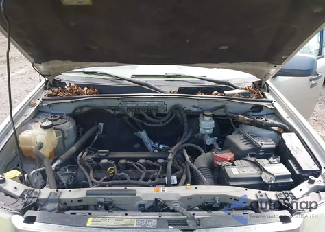 2010 Ford Escape Xlt from USA, damaged, VIN 1FMCU0D77AKA13113